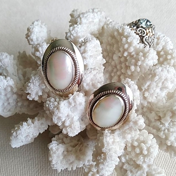 STERLING & MOP EARRING'S - Picture 7 of 7